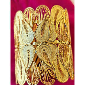 Cuff Bracelet Gold Plated Chantilly Lace Filigree 3" Smith & Co Bronxville, NY